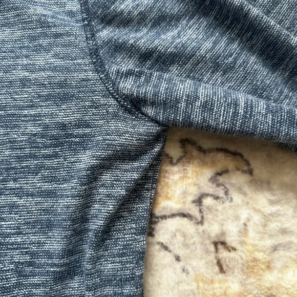 Hollister Heathered Gray Hoodie - Picture 6 of 10
